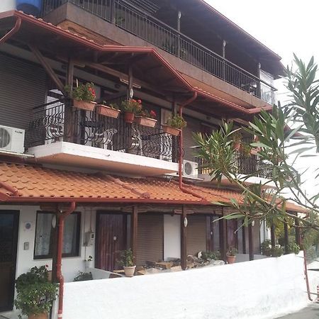 Vassilis Guesthouse Rapsáni Екстериор снимка