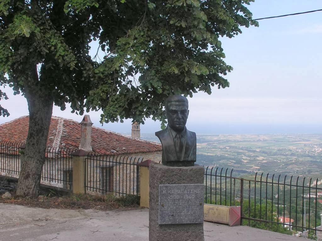 Vassilis Guesthouse Rapsáni Екстериор снимка