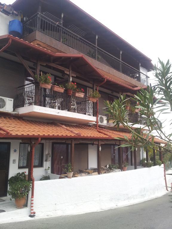 Vassilis Guesthouse Rapsáni Екстериор снимка